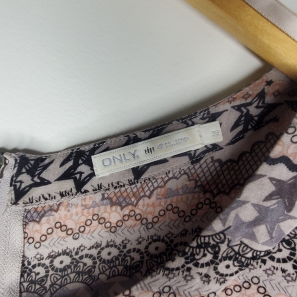 ONLY Edge collection patterned mini dress - Picture 6 of 6